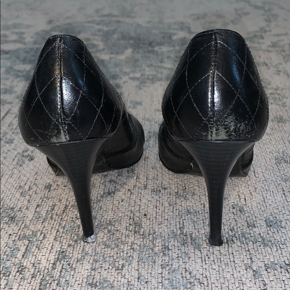 🔴 4/$20 Bundle: BCBG black quilted peeptoe - Picture 2 of 5